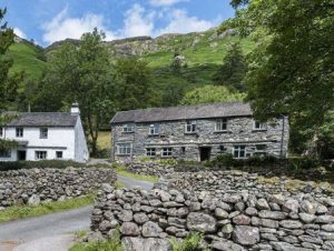 Click for hut page and email address Raw Head Barn Langdale